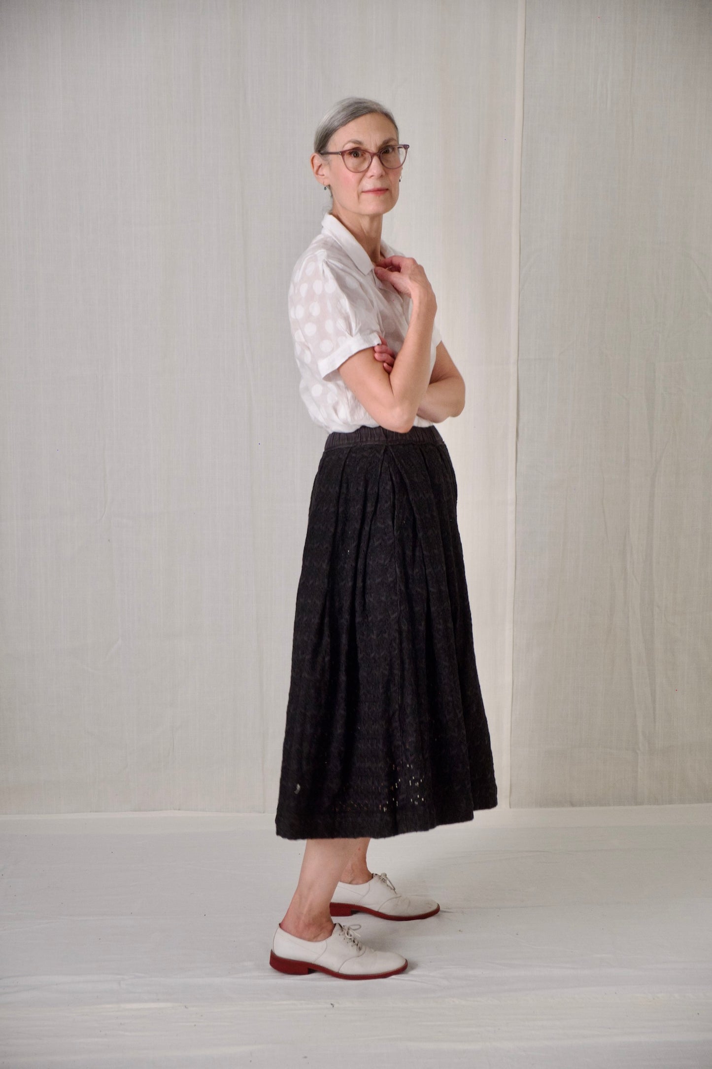white dobby dot short pleat sleeve blouse