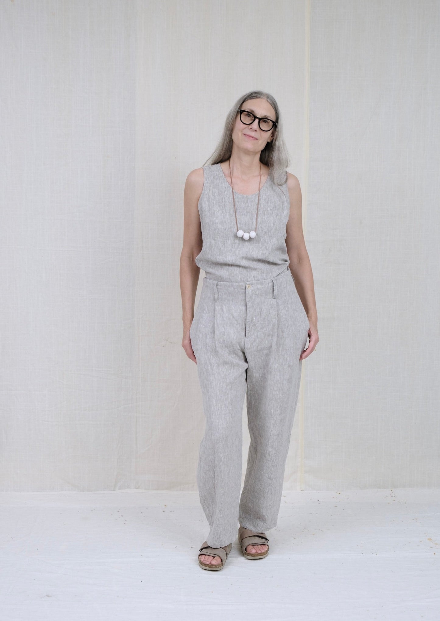 Hollywood trouser, natural linen front view
