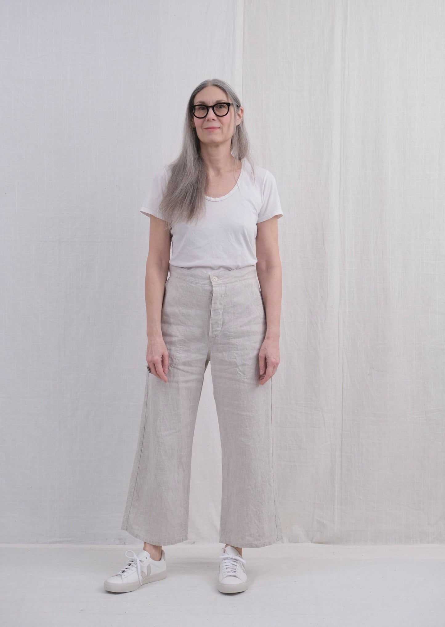 Sailor Pant Natural Linen on model