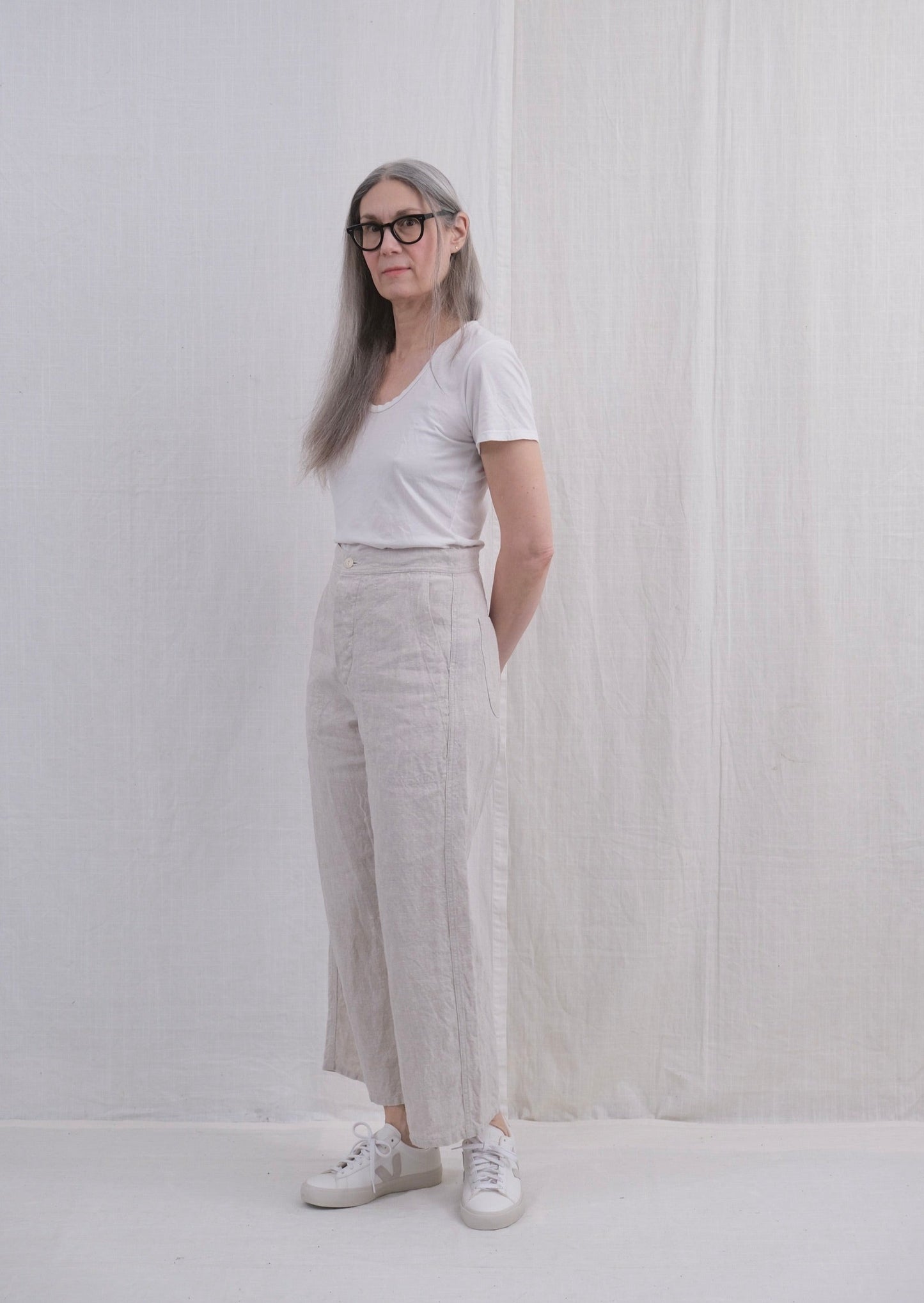 Sailor Pant Natural Linen on model side view