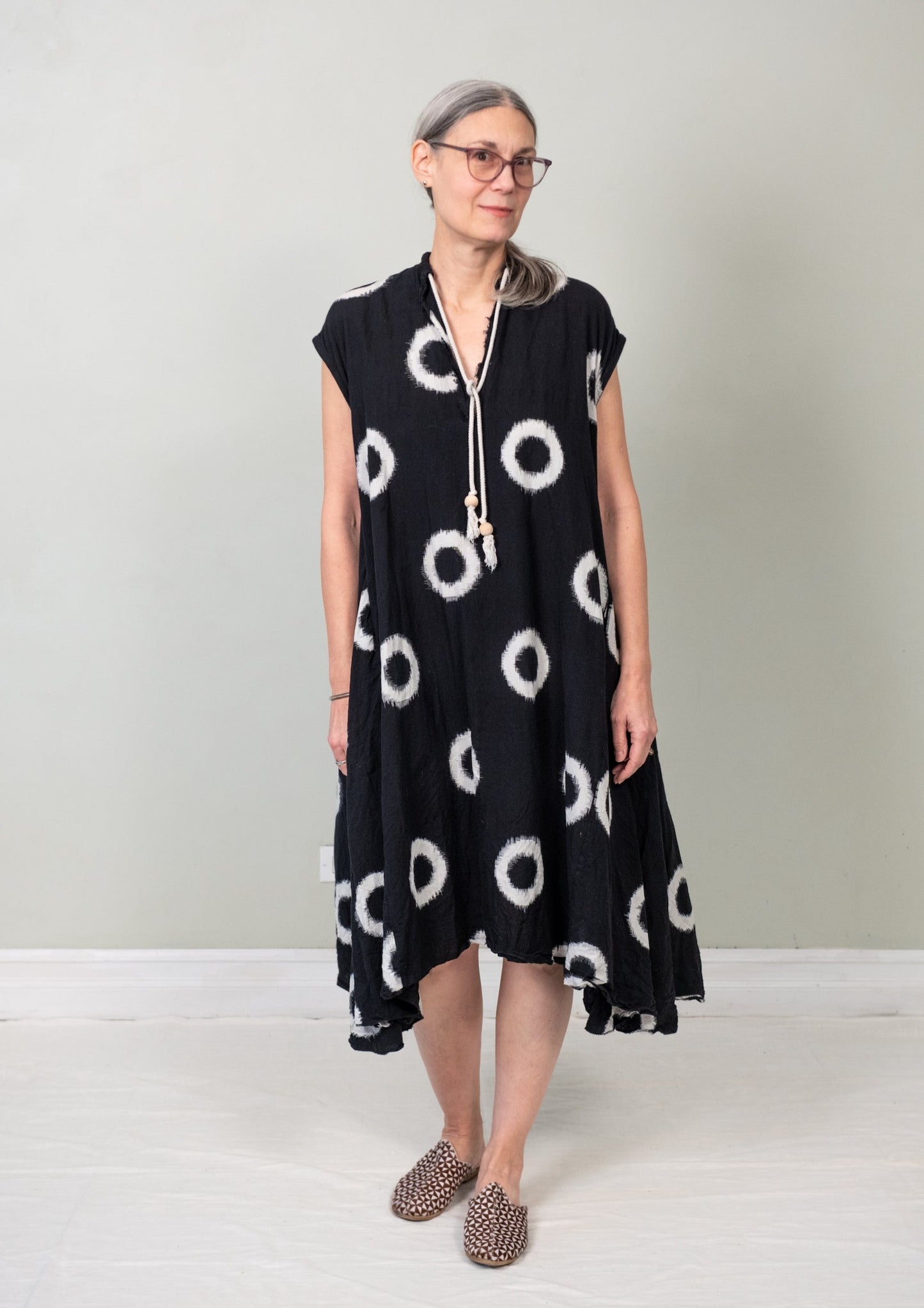 FRONT VIEW BLACK OLIVE IKAT RING SLEEVELESS DERVISH DRESS